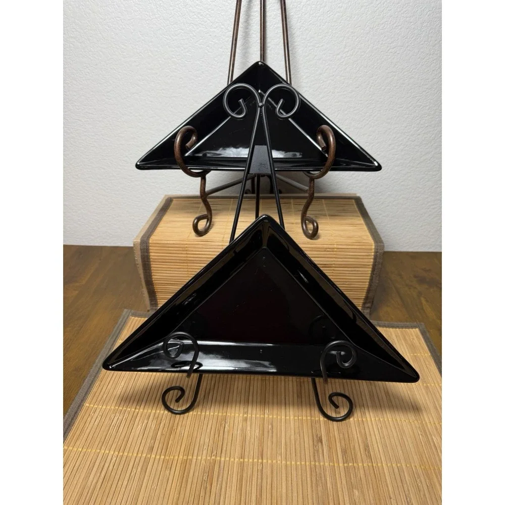 Pampered Chef Simple Additions Triangle Snack Plates Black Set of 2